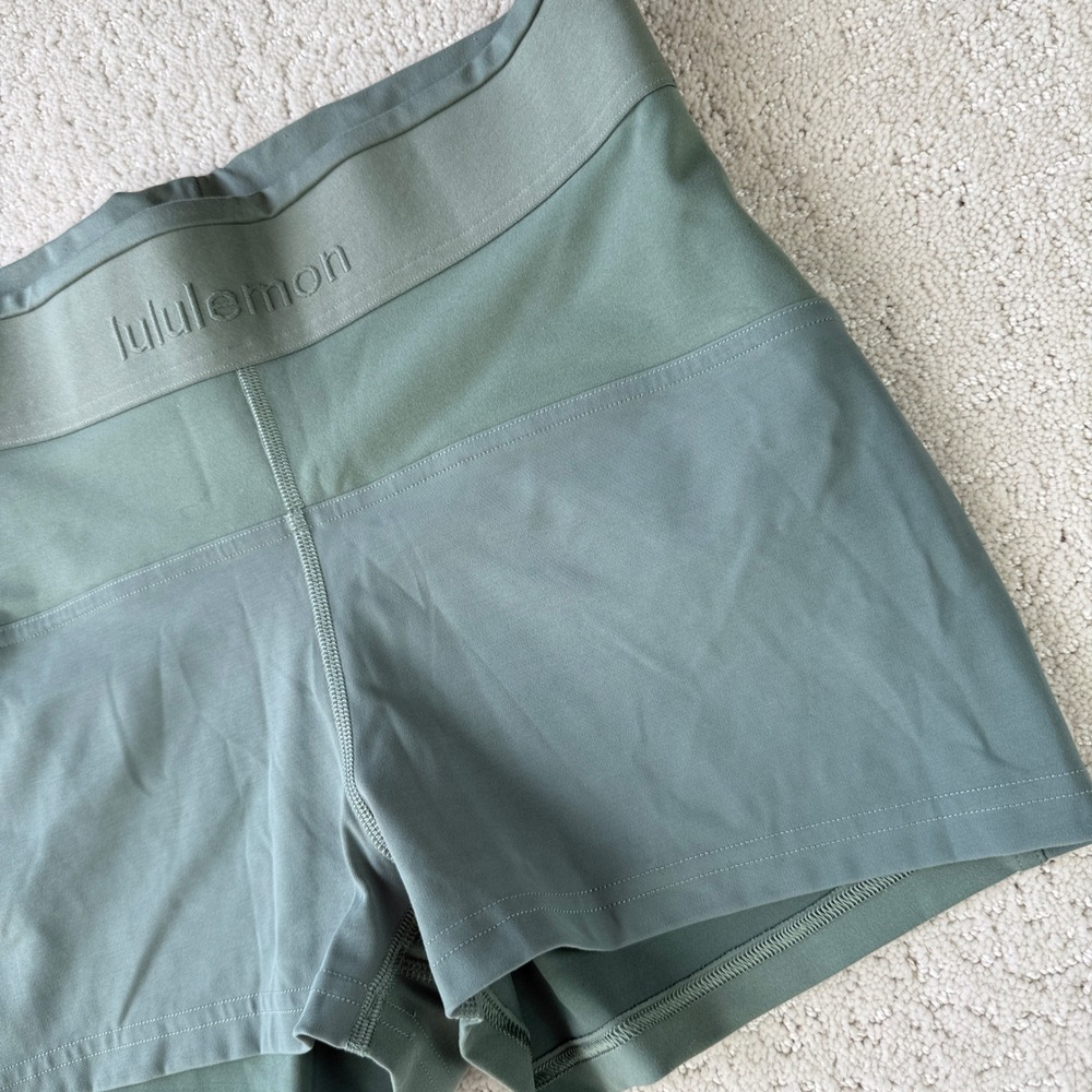 Lululemon License to Train High-Rise Short 2" Women 14 Grey Eucalyptus Logo - Picture 2 of 9